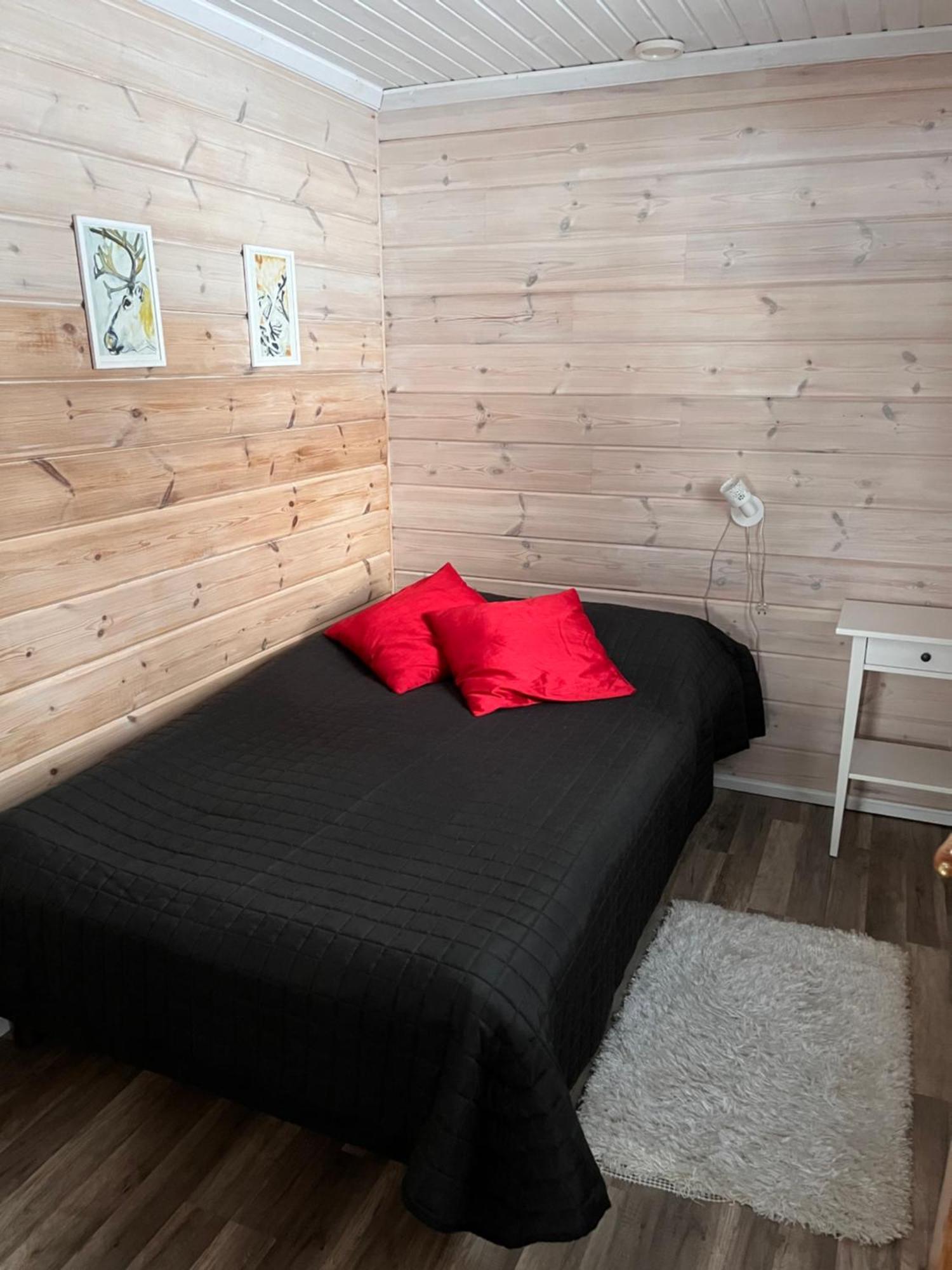 Kenttaeniemi Cottages Sonka Rum bild